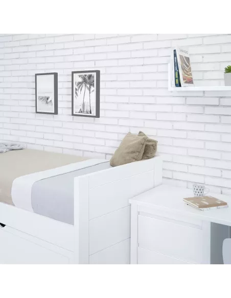 Dettaglio pediera letto compatto