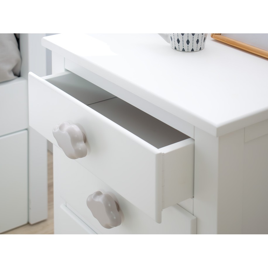 Comodino con cassetti