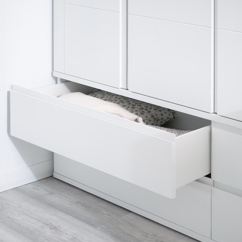 Armadio 3 ante. Lineare