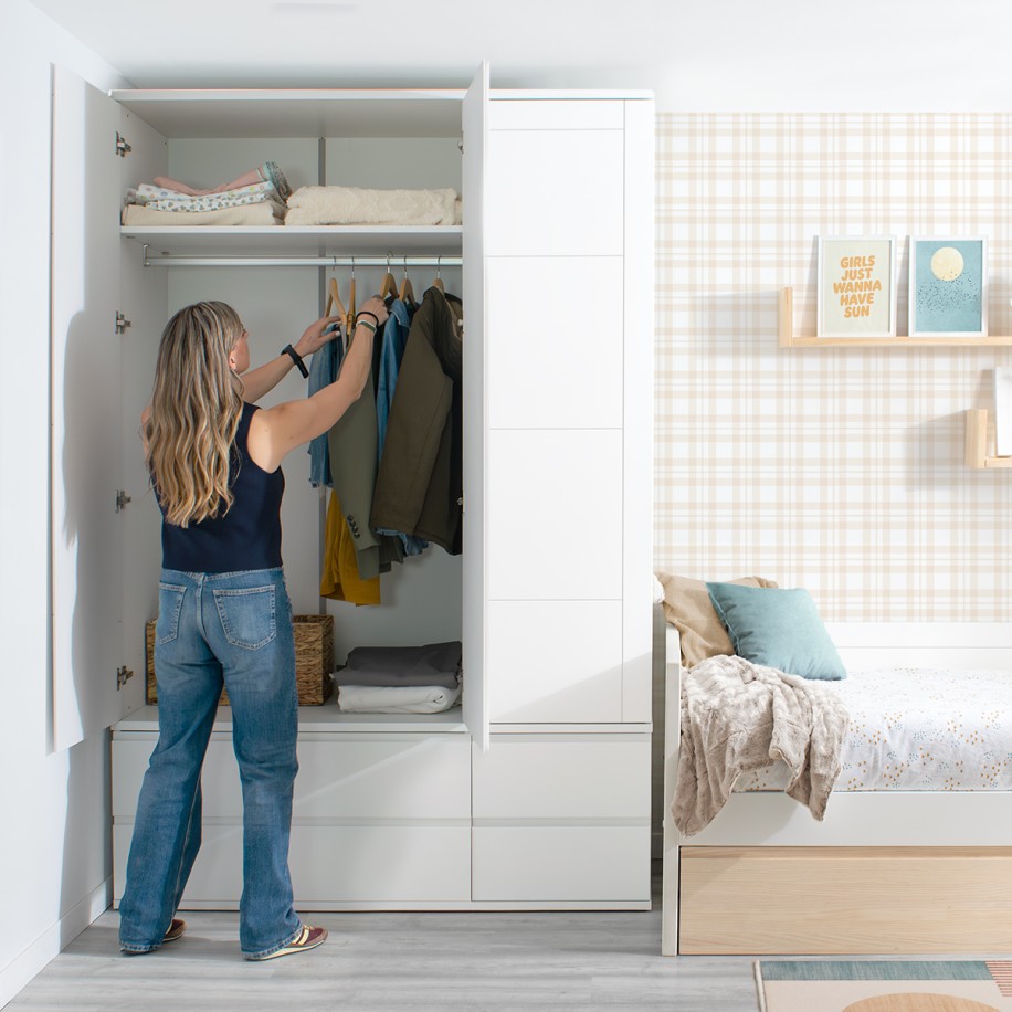 Armadio 3 ante. Lineare