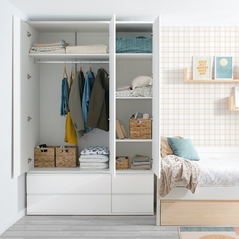 Armadio 3 ante. Lineare