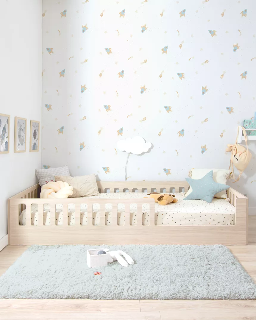 Letto Montessori Creta con barriera di sicurezza – Autonomia e qualità