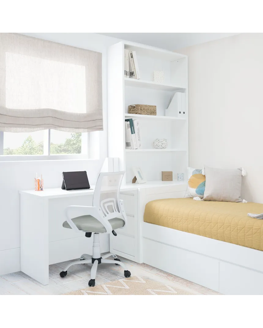 Camera per ragazzi con zona studio Lineare