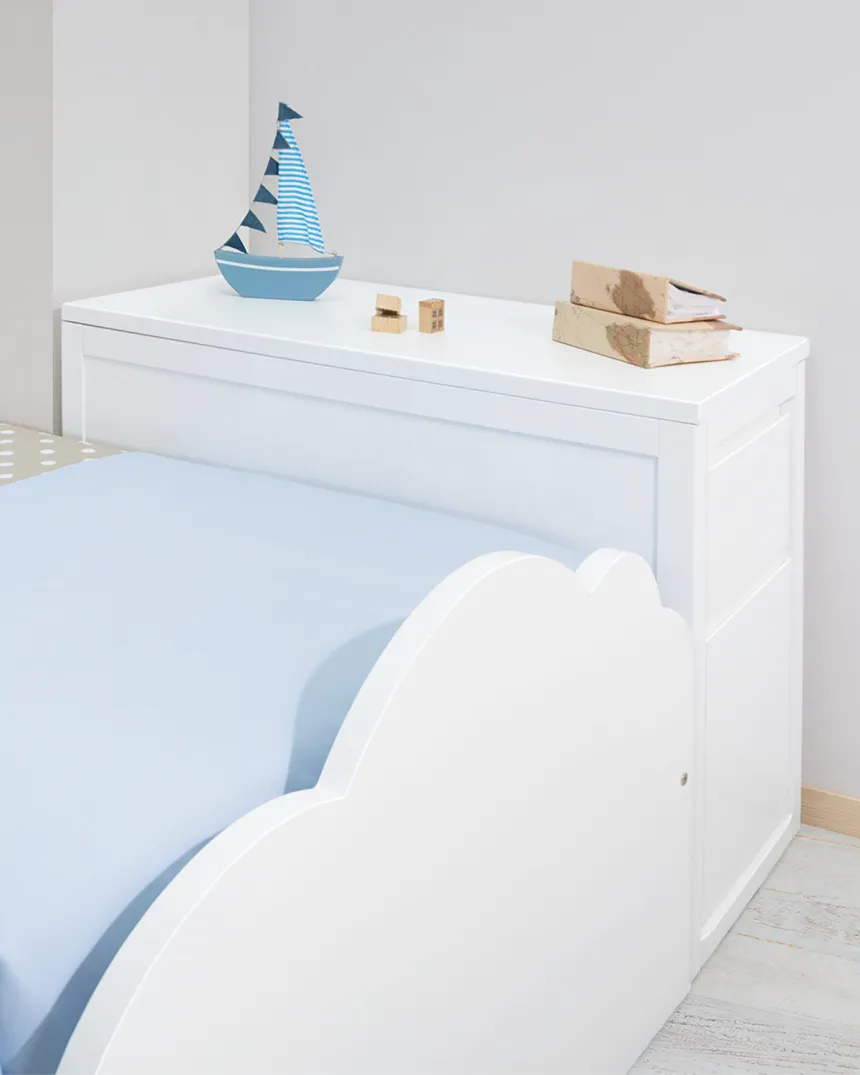Cameretta per bambini con Letto Nuvola e contenitori
