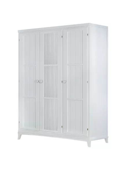 Armadio con tenda bianca