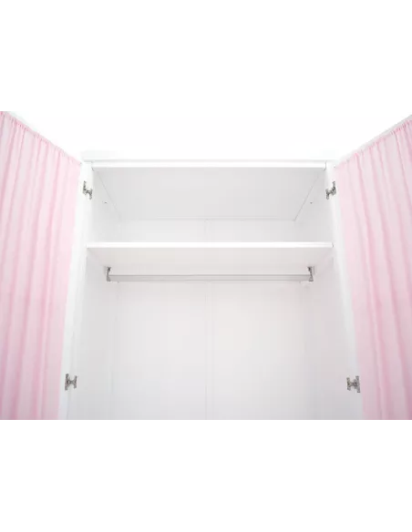 Armadio con tenda rosa