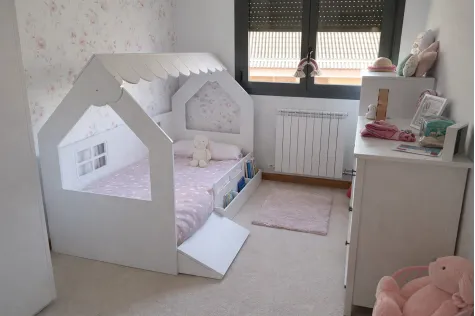 Letto a casetta con contenidore