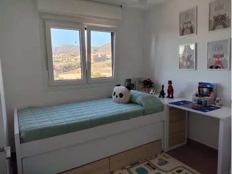 Letto compatto legno naturale